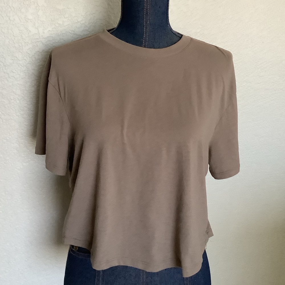 Nike One Dri-Fit Relaxed Short Sleeve Crewneck Crop Top Tan Women's Size X-Small
